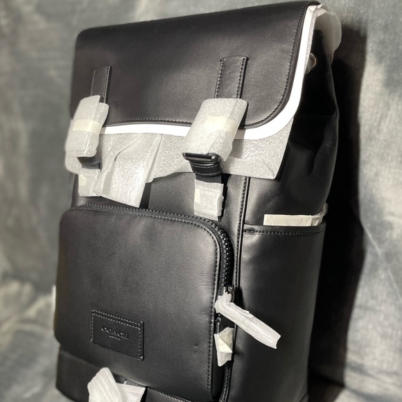 Coach bag ✨🖤 - Picture 2 of 3